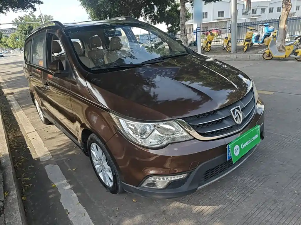Baojun 730 2014 1.5L manual luxury navigation ESP version 7 seats купить на сайте DeffCars