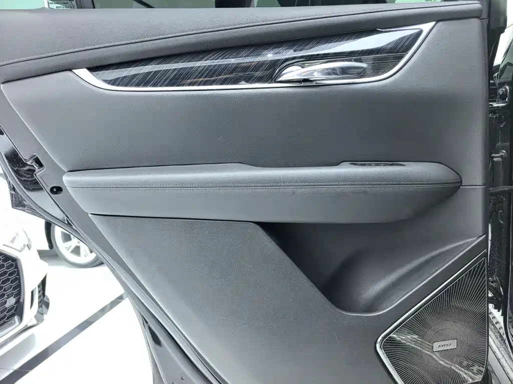 Cadillac XT6 2020 28T six-seat four-wheel drive luxury model купить на сайте DeffCars