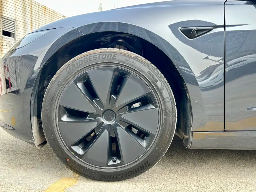 Model 3 2025 facelift rear-wheel drive version купить на сайте DeffCars