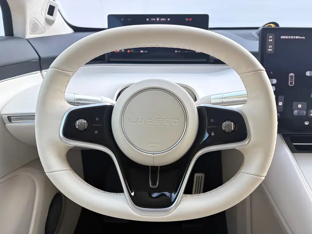 Zhijie R7 2025 extended range 331km Ultra купить на сайте DeffCars