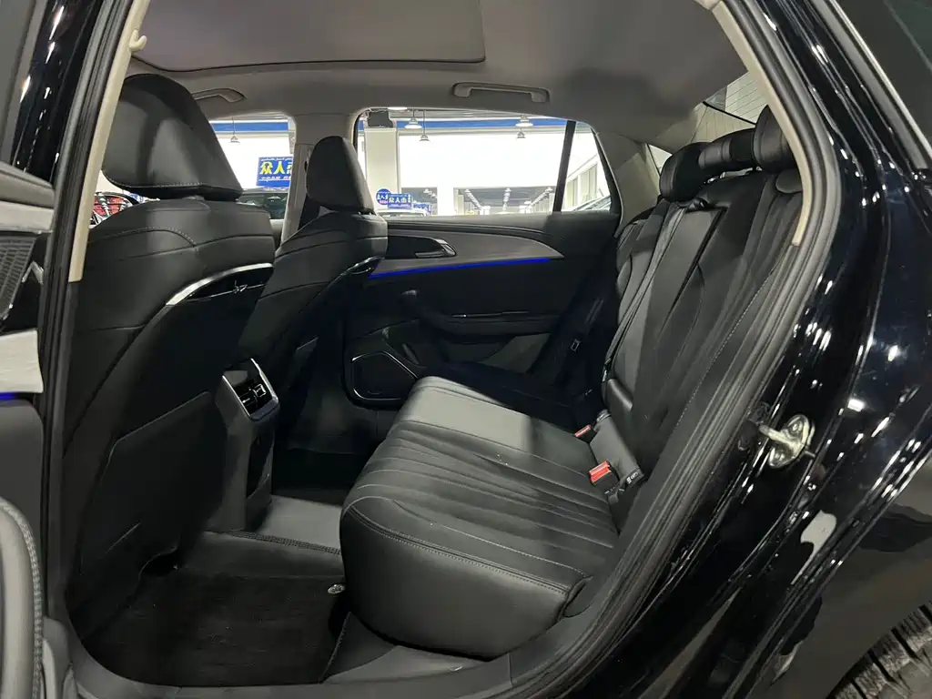 Hongqi H5 2024 2.0T Automatic Zhilianqichang Edition купить на сайте DeffCars