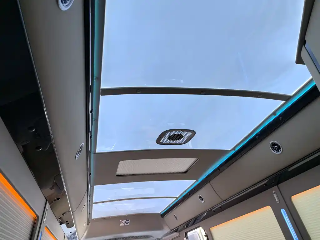 Coaster 2019 4.0L luxury car GRB53L-ZCMEK 20-seat 9GR купить на сайте DeffCars
