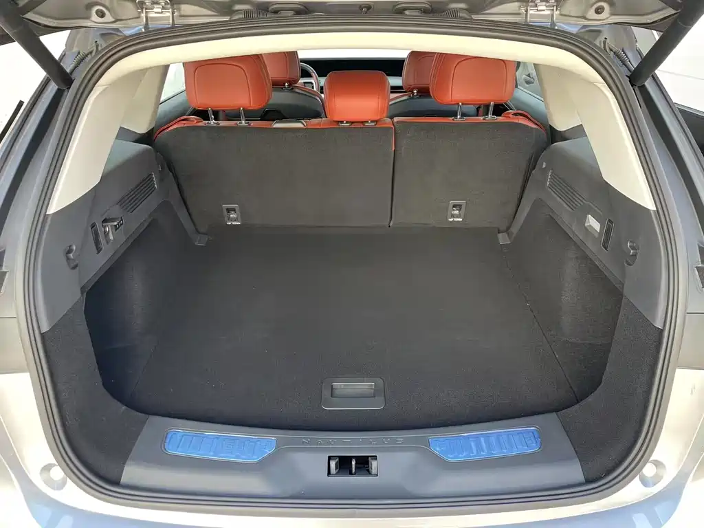 Voyager 2025 2.0T four-wheel drive Zunyi hybrid version купить на сайте DeffCars