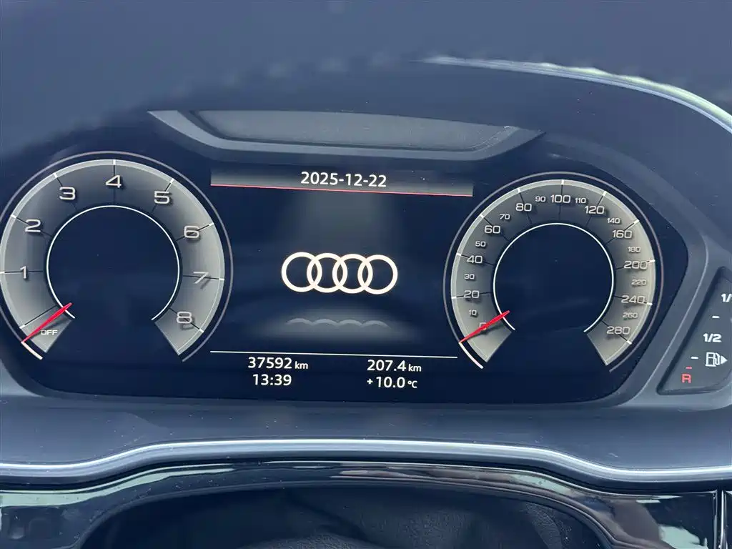 Audi Q3 2024 35 TFSI Fashionable and Dynamic купить на сайте DeffCars