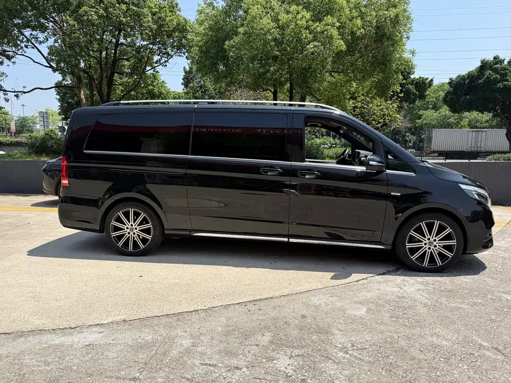 Mercedes-Benz V-Class 2022 V 260 L Long Wheelbase Luxury Edition купить на сайте DeffCars