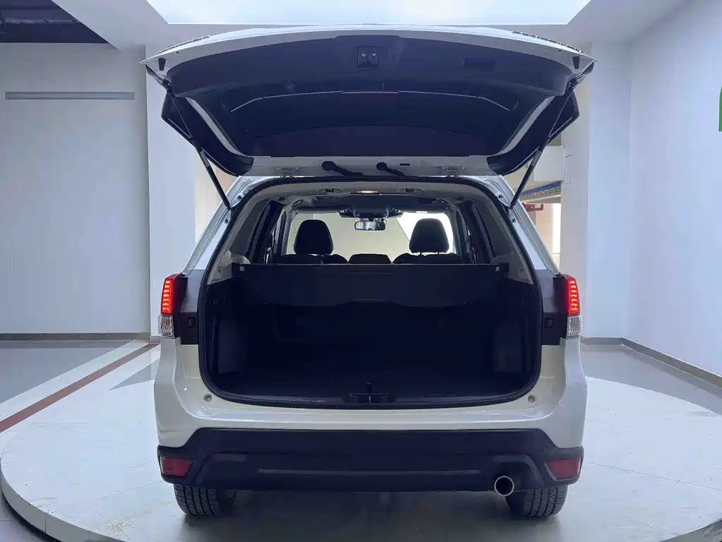 Forester 2022 2.0i AWD Deluxe Edition EyeSight купить на сайте DeffCars