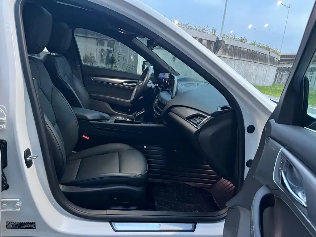 Cadillac CT5 2024 28T Luxury Pro купить на сайте DeffCars