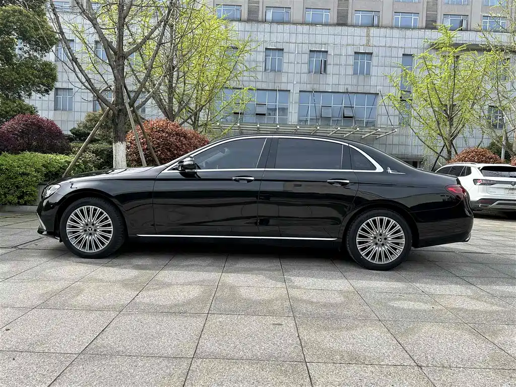 Mercedes-Benz E-Class 2023 E 300 L Luxury Model купить на сайте DeffCars