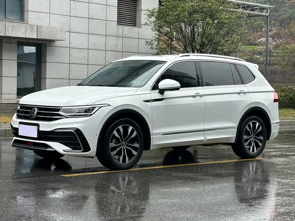 Tiguan L 2023 330TSI automatic two-wheel drive R-Line version купить на сайте DeffCars