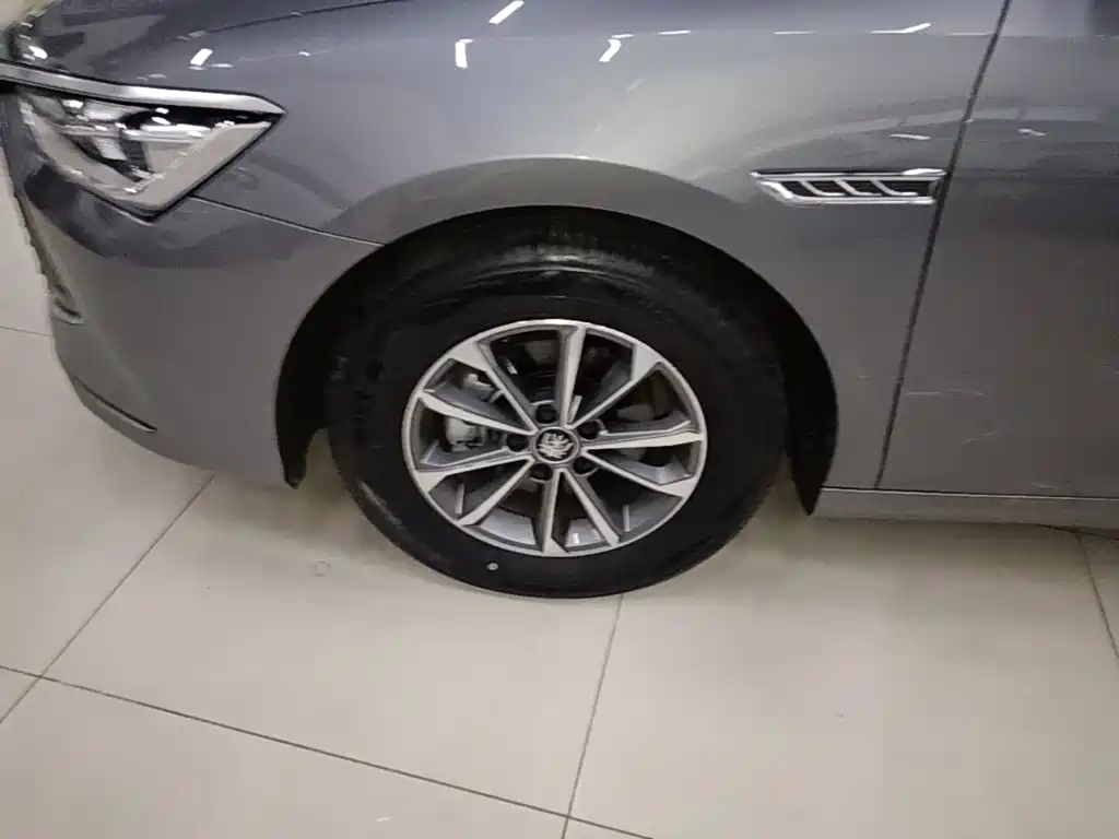 Qin PLUS 2024 Honor Edition DM-i 55KM Leading Model купить на сайте DeffCars
