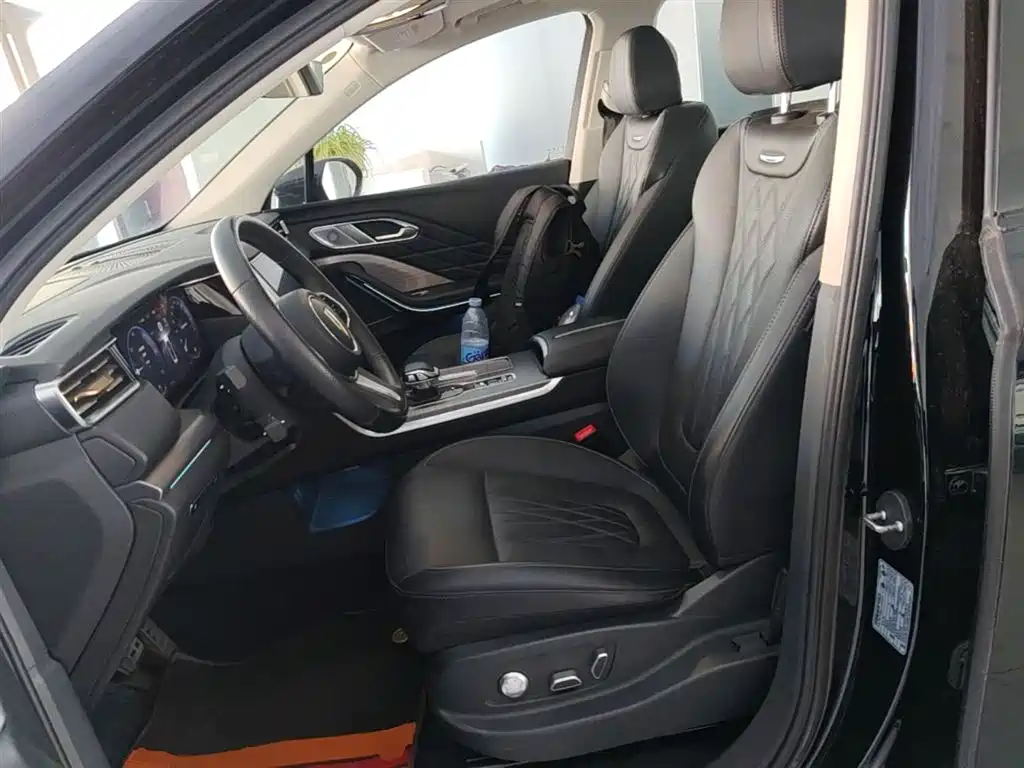 Hongqi HS7 PHEV 2024 2.0T PHEV four-wheel drive Qichang version 6 seats купить на сайте DeffCars