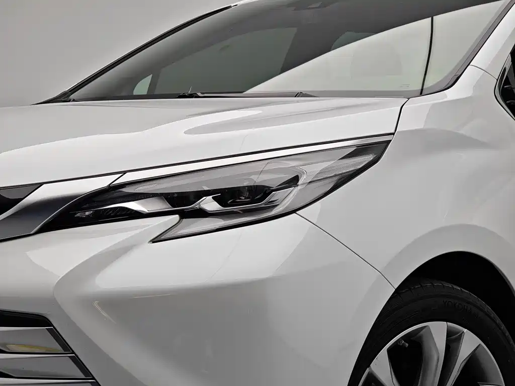 SIENNA 2021 2.5L Hybrid Platinum Edition купить на сайте DeffCars