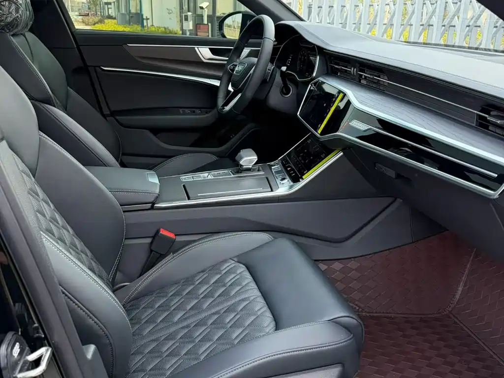 Audi A6L 2025 45 TFSI quattro exclusive dynamic model купить на сайте DeffCars