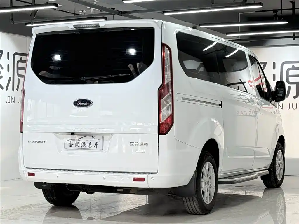 Tourio 2020 2.0T Automatic Elite Edition National VI купить на сайте DeffCars