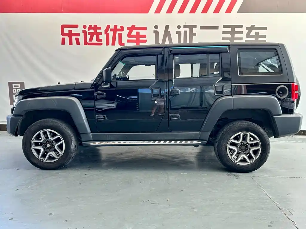 Beijing off-road BJ40 2016 40L 2.3T automatic four-wheel drive exclusive version купить на сайте DeffCars