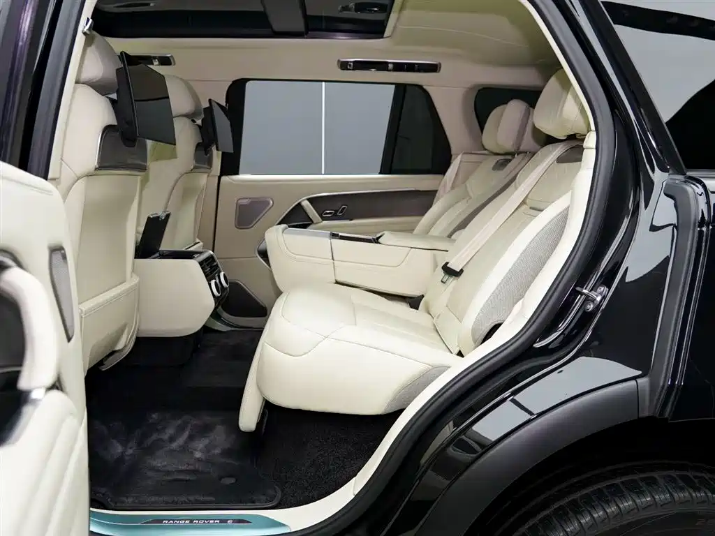 Range Rover 2024 3.0 L6 400PS SV Honor Creation Extended Edition купить на сайте DeffCars