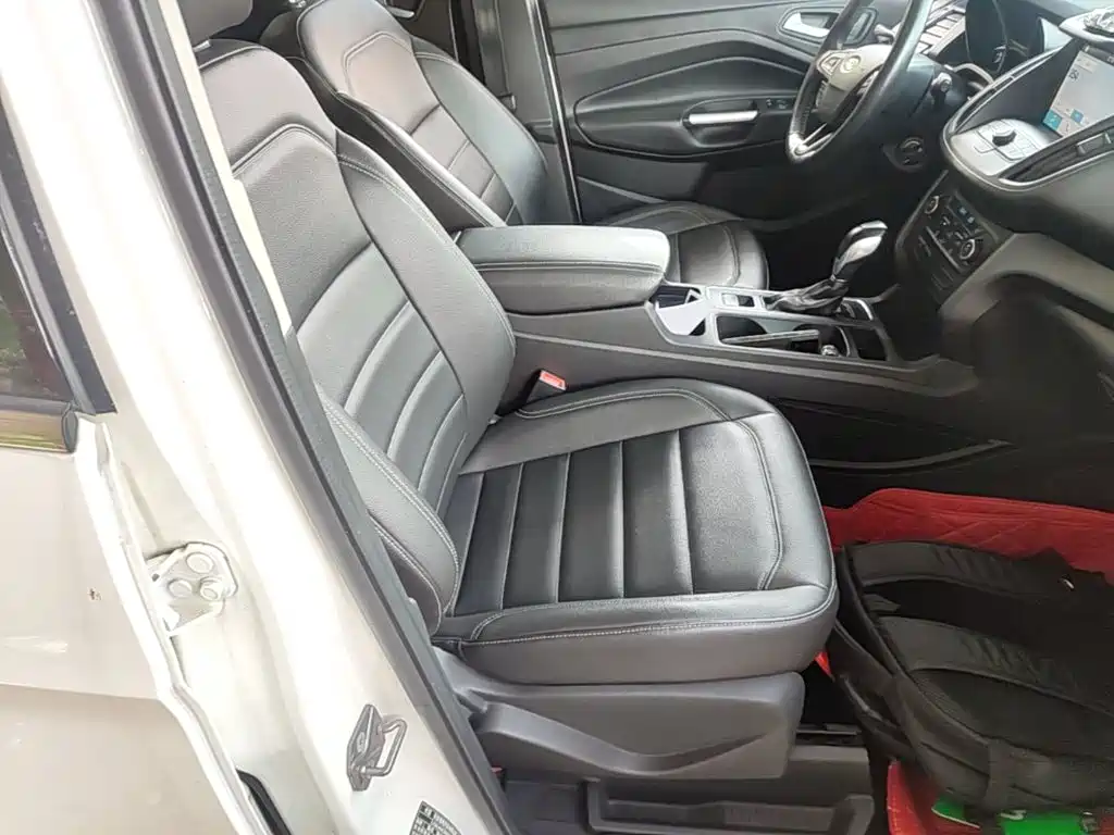 Escape 2019 EcoBoost 180 two-wheel drive platinum airfoil National VI купить на сайте DeffCars