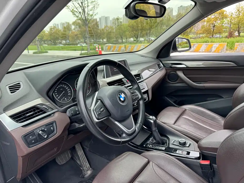 BMW X1 2018 sDrive18Li Exclusive Model купить на сайте DeffCars
