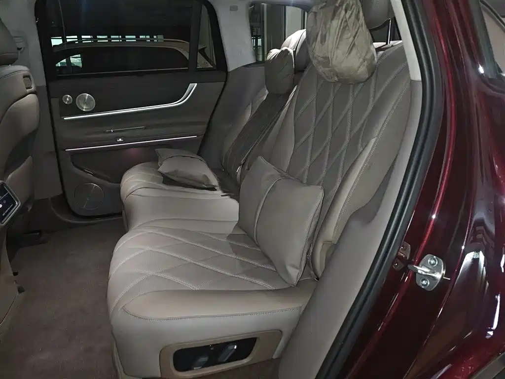 Wenjie M9 2025 extended range Ultra version 52kWh 5-seat version 192-line lidar) купить на сайте DeffCars