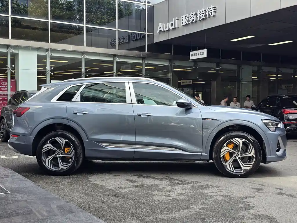 Audi e-tron 2021 50 quattro premium model купить на сайте DeffCars