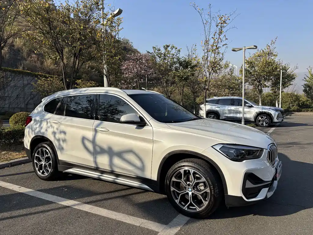 BMW X1 2020 sDrive20Li Exclusive Model купить на сайте DeffCars