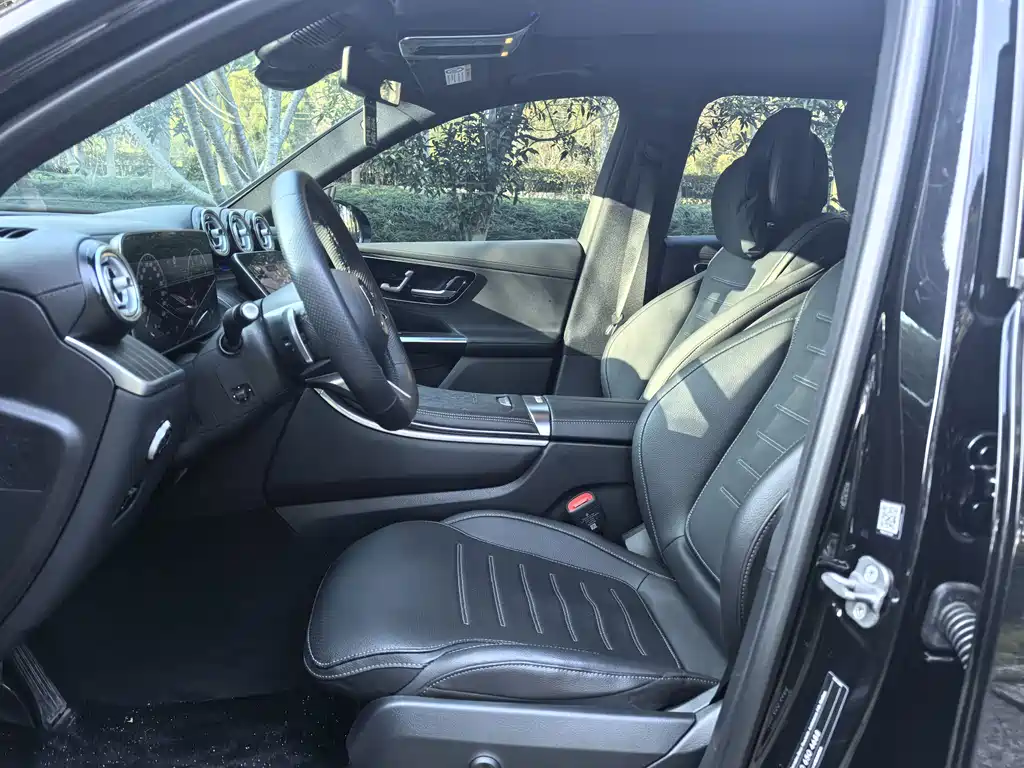 Mercedes-Benz GLC 2023 facelift GLC 260 L 4MATIC luxury model 5 seats купить на сайте DeffCars