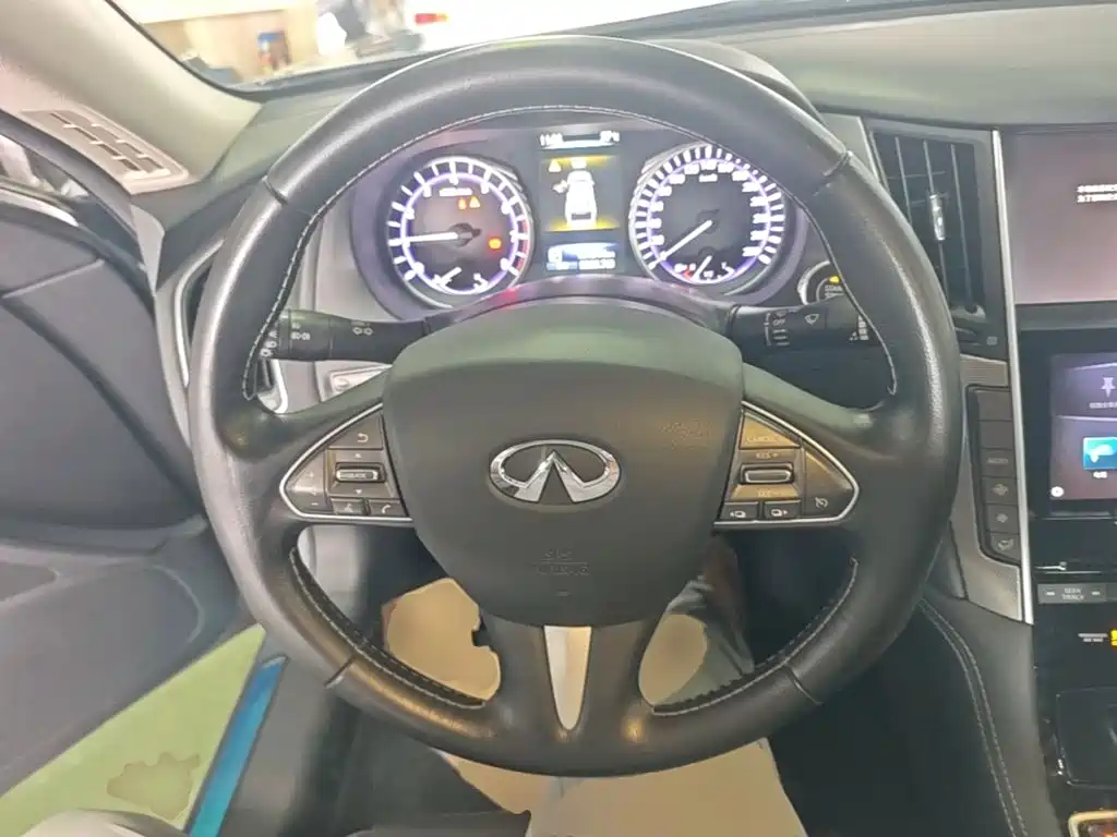 Infiniti Q50L 2016 2.0T Advanced Edition купить на сайте DeffCars