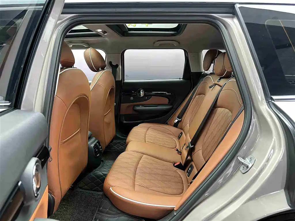 MINI CLUBMAN 2023 facelift 1.5T COOPER connoisseur купить на сайте DeffCars