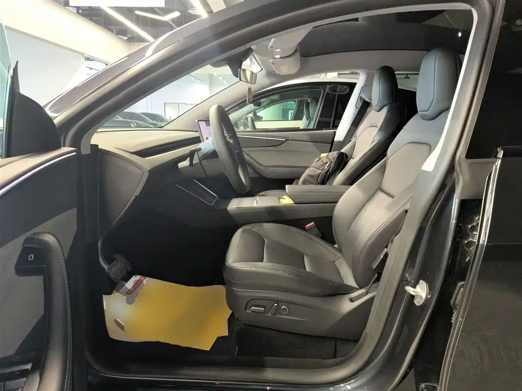 Model Y 2025 rear-wheel drive version купить на сайте DeffCars