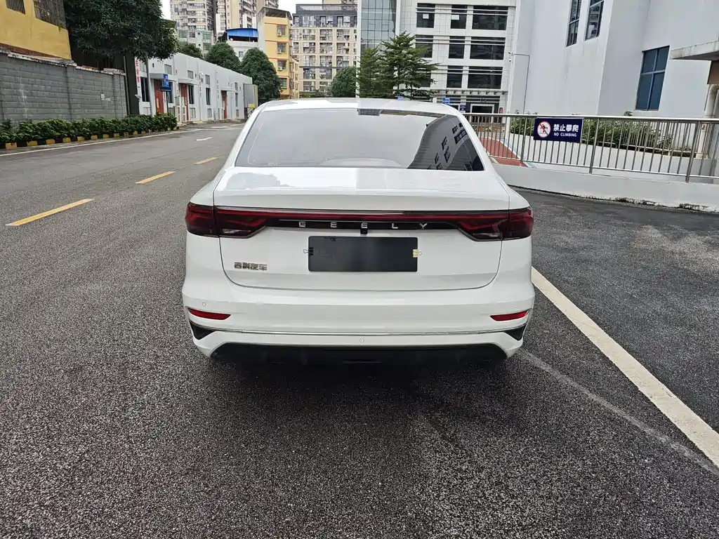 Emgrand 2022 4th generation 1.5L CVT flagship model купить на сайте DeffCars