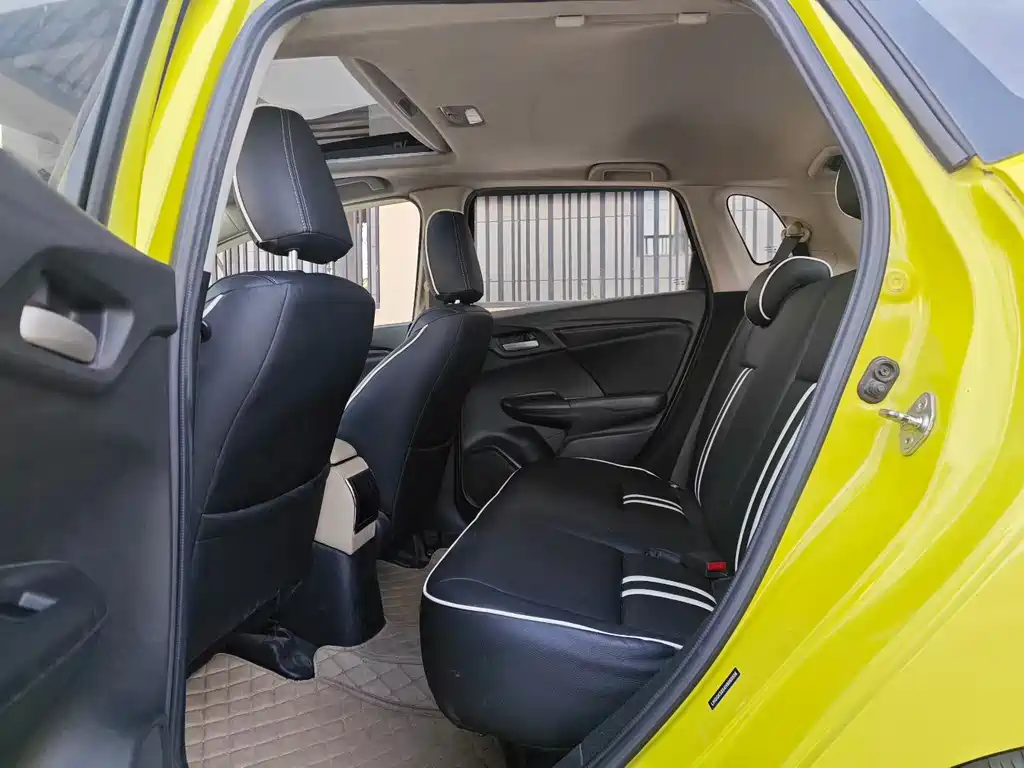 Fit 2016 1.5L LXS CVT Comfort Sunroof Edition купить на сайте DeffCars
