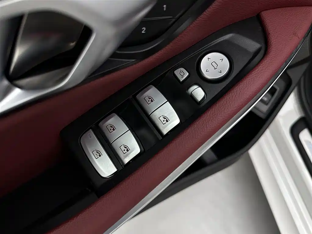 BMW 3 Series 2025 330Li M Sports Night Package купить на сайте DeffCars