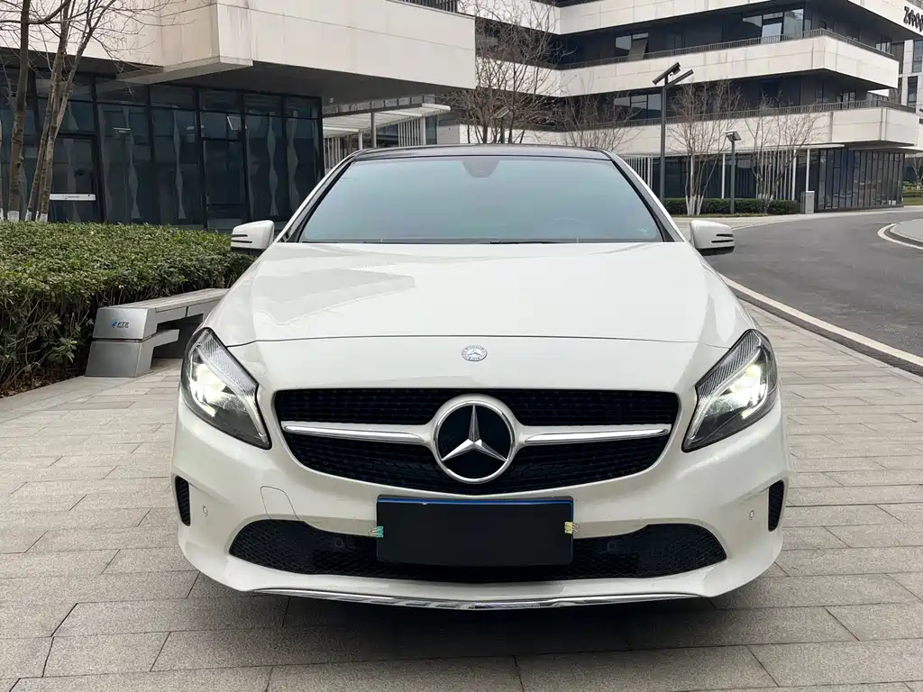 Mercedes-Benz A-Class Imported 2017 A 200 Dynamic купить на сайте DeffCars