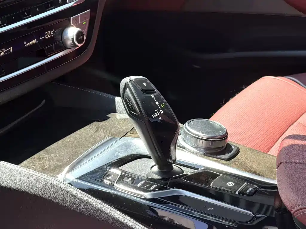 BMW 5 Series 2022 525Li M Sports Package купить на сайте DeffCars