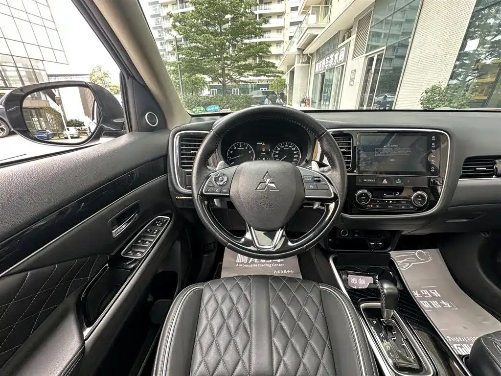 Outlander 2021 2.4L four-wheel drive exclusive version 7 seats купить на сайте DeffCars