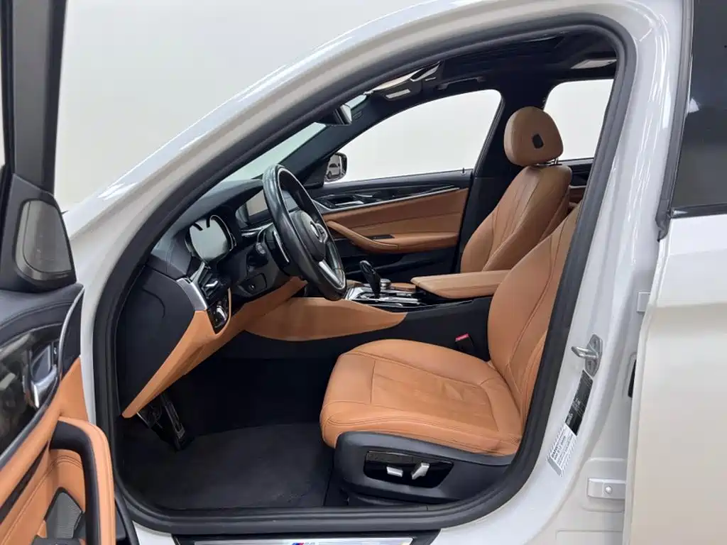 BMW 5 Series 2018 530Li Exclusive M Sports Package купить на сайте DeffCars