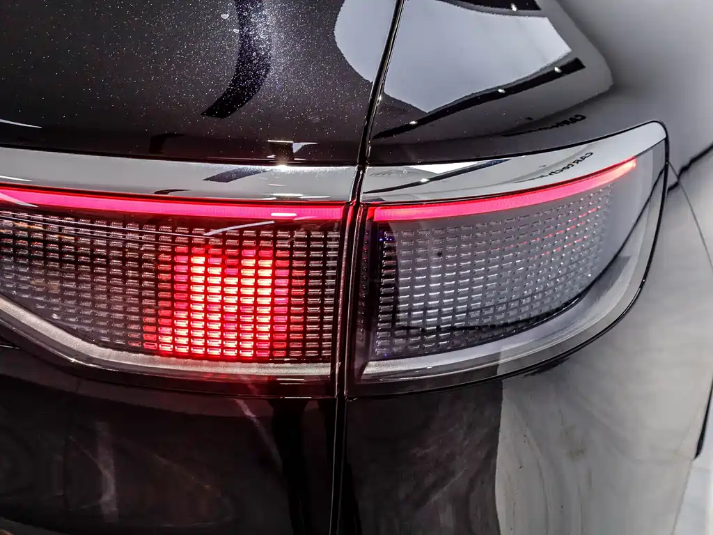 Wenjie M8 2025 extended range Max+ version 53.4kWh 5-seater version (192-line lidar) купить на сайте DeffCars