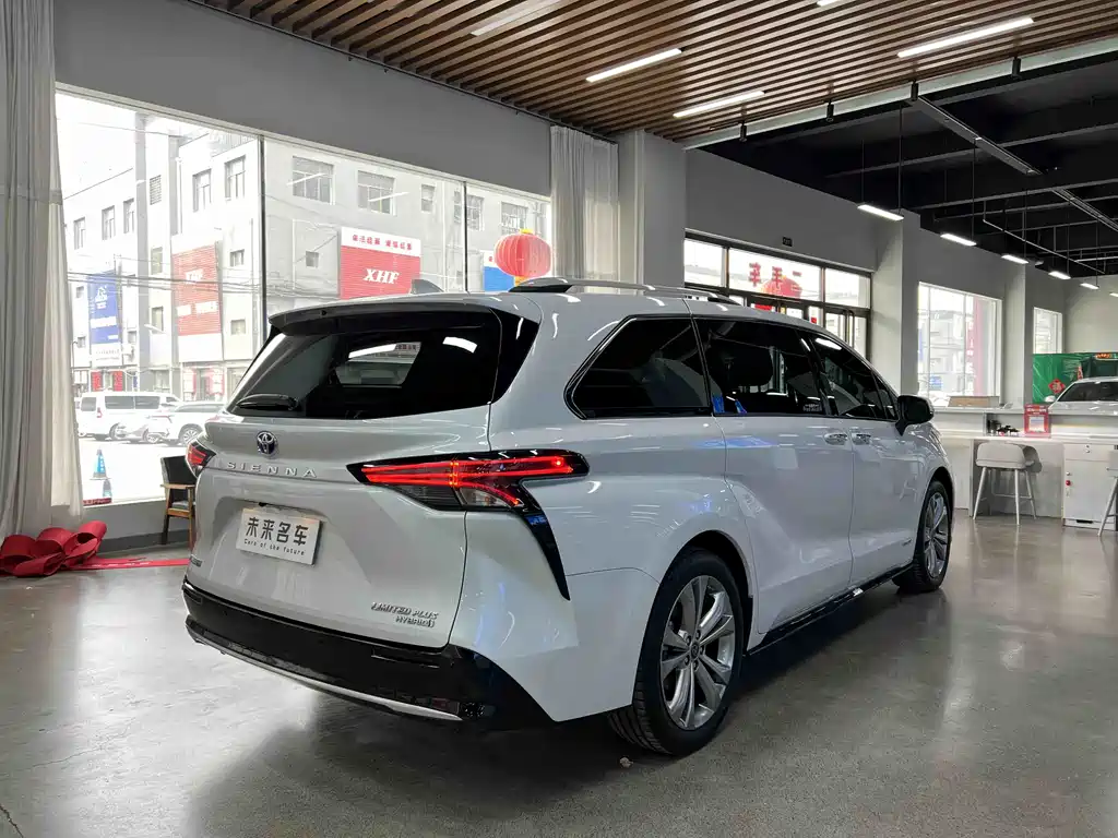 SIENNA 2023 2.5L Hybrid Extreme Edition купить на сайте DeffCars