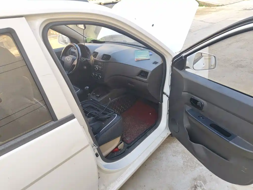 Hongguang 2015 1.5L S basic model National V купить на сайте DeffCars
