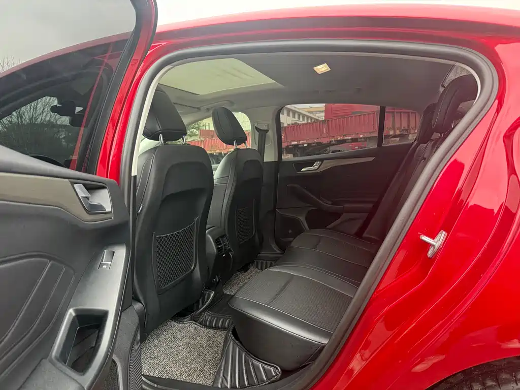 Focus 2019 Sedan EcoBoost 180 Automatic NeochaEDGE купить на сайте DeffCars