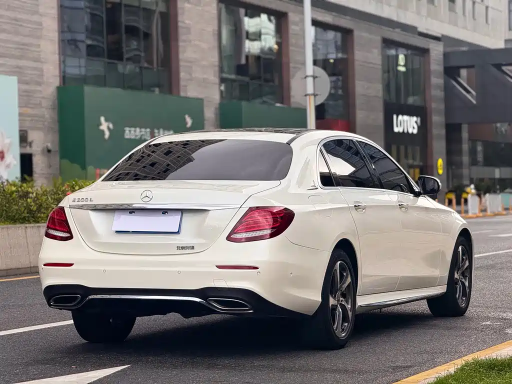 Mercedes-Benz E-Class 2018 E 300 L Sporty and Stylish купить на сайте DeffCars