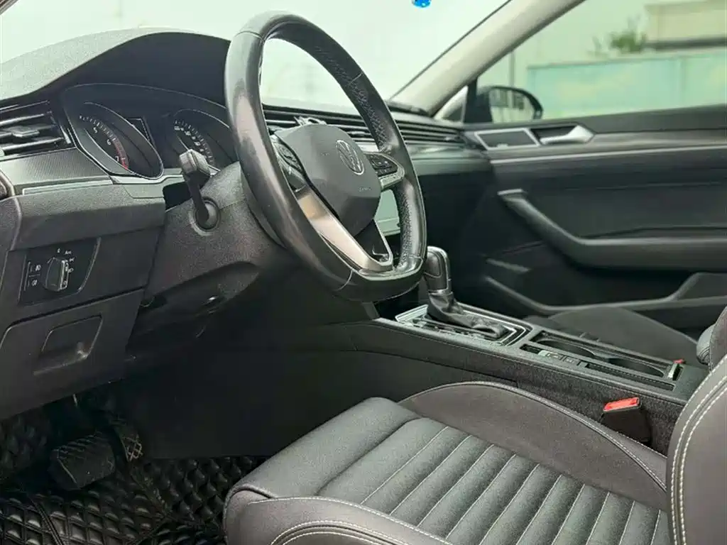 Magotan 2020 330TSI DSG leading model купить на сайте DeffCars
