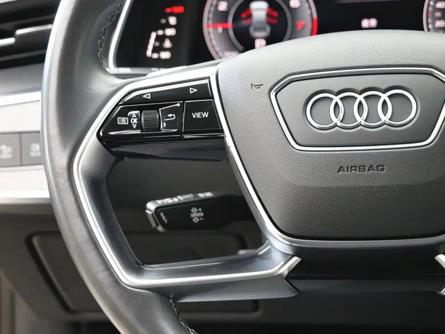 Audi A7L 2024 45TFSI S-line Dream Building Liquid Crystal Package купить на сайте DeffCars
