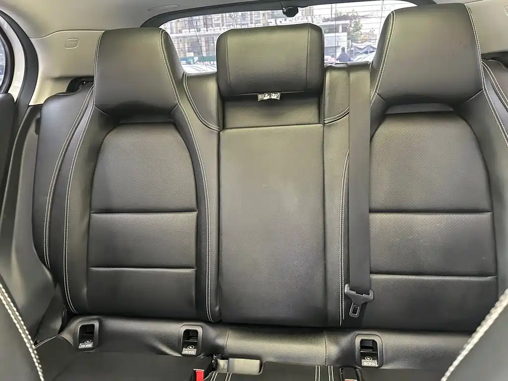 Mercedes-Benz GLA 2018 GLA 200 Fashion Model купить на сайте DeffCars