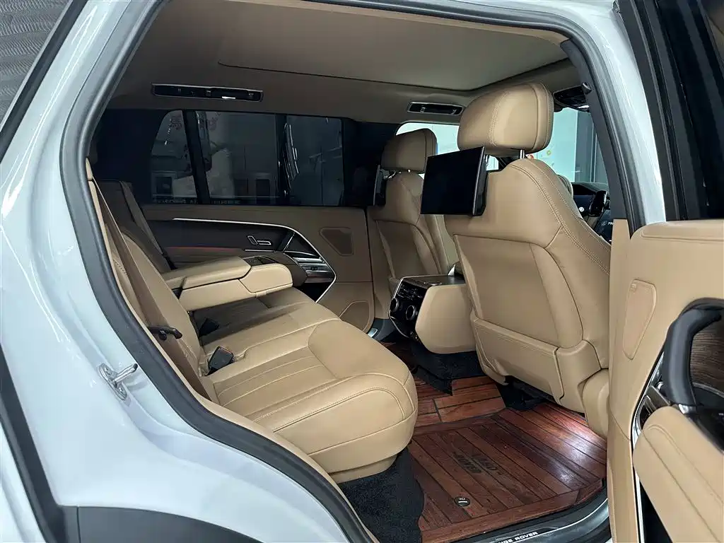 Range Rover 2023 3.0 L6 400PS Extended Edition купить на сайте DeffCars