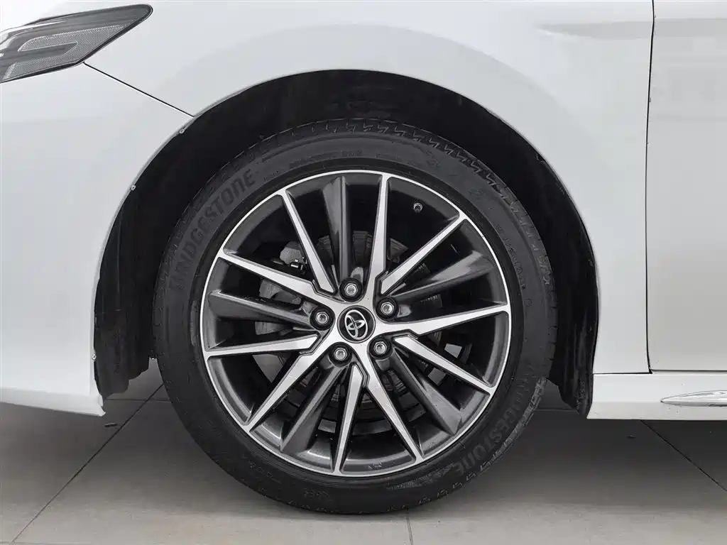 Camry 2023 2.5G Deluxe Edition купить на сайте DeffCars