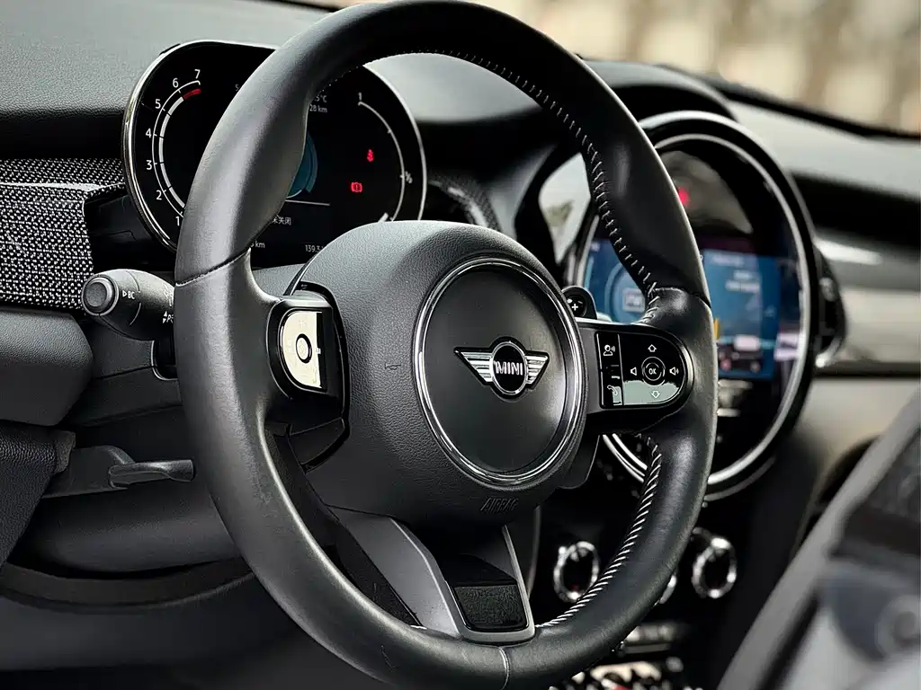 MINI 2022 2.0T COOPER S Artist Five-Door Edition купить на сайте DeffCars