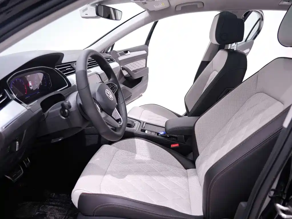 Magotan 2023 2 million commemorative edition 330TSI DSG luxury model купить на сайте DeffCars