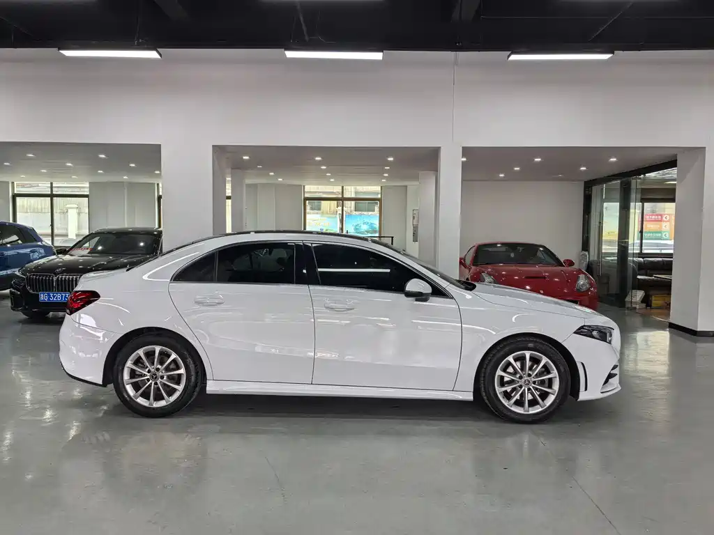 Mercedes-Benz A-Class 2021 A 200 L Sports Sedan Fashionable купить на сайте DeffCars