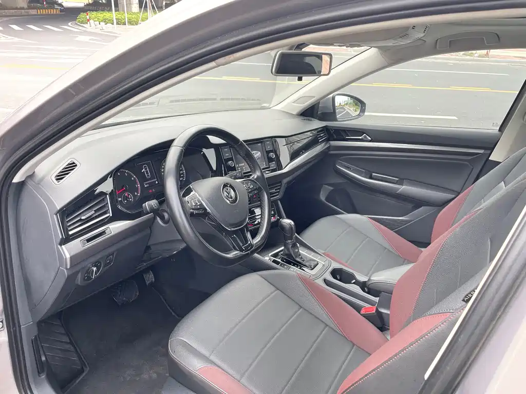 Bora 2020 1.5L automatic elite model купить на сайте DeffCars